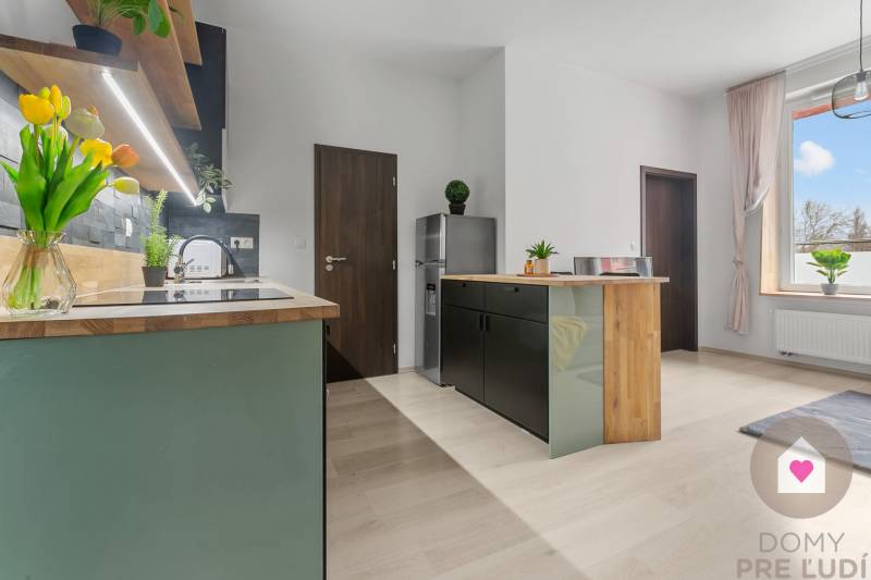 Prenájom_2izbový byt_Novostavba_Lužná ul., Petržalka_Obývačka 