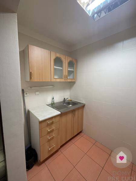Kancelária 32 m2, Košická, Bratislava 
