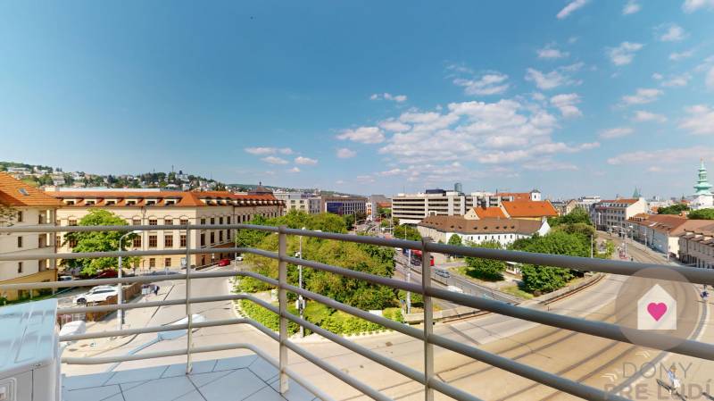 Prenájom veľkometrážneho moderného 4i bytu s 2 balkónmi-Židovská ulica_Staré mesto