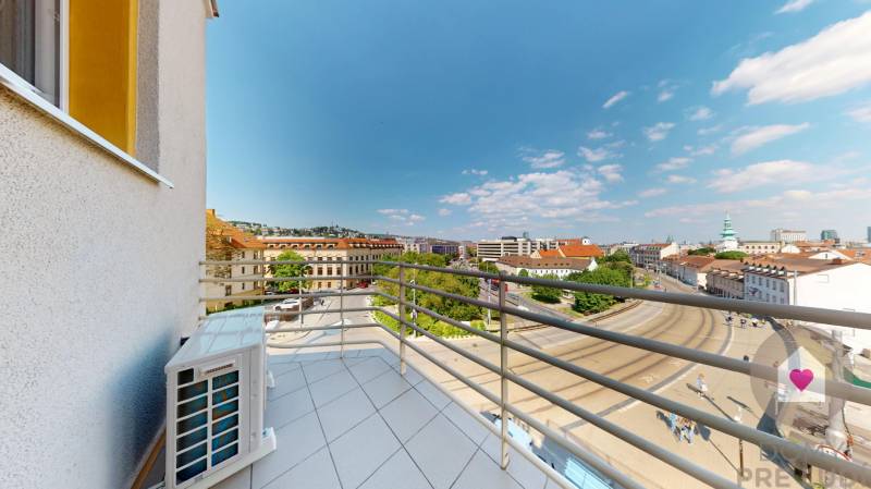Prenájom veľkometrážneho moderného 4i bytu s 2 balkónmi-Židovská ulica_Staré mesto