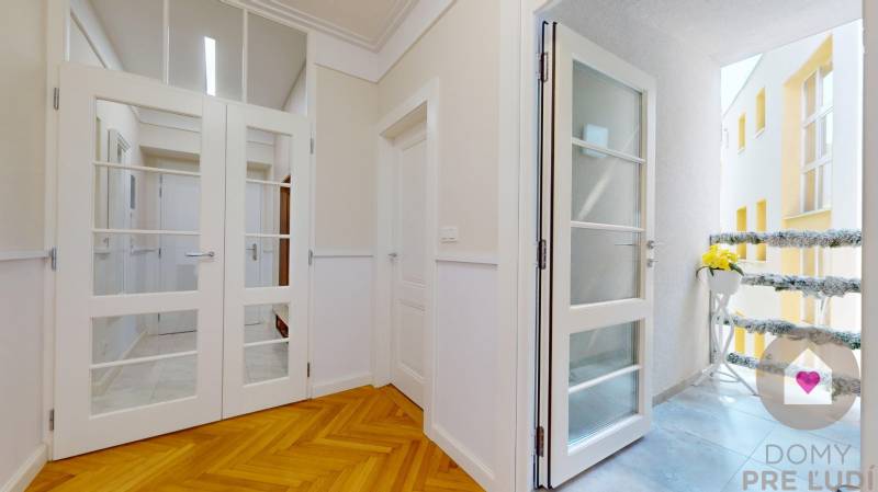 Prenájom veľkometrážneho moderného 4i bytu s 2 balkónmi-Židovská ulica_Staré mesto