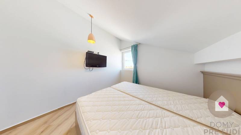 4i Apartmán s galériou, veľkou terasou a vlastným parkovaním - Mandre, ostrov Pag Chorvátsko