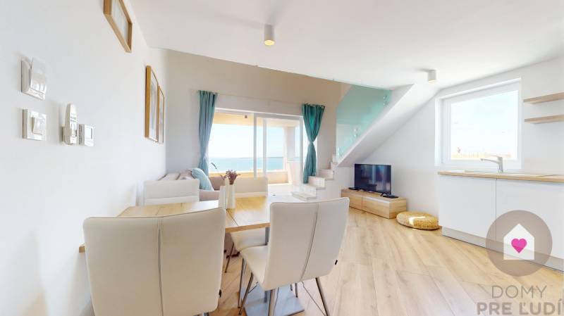 4i Apartmán s galériou, veľkou terasou a vlastným parkovaním - Mandre, ostrov Pag Chorvátsko