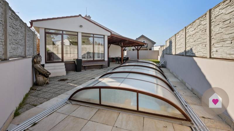 Predaj 5i rod. domu v súkromnej uličke s bazénom a garážou_pozemok 600 m2_ Tymiánová ul._Vrakuňa
