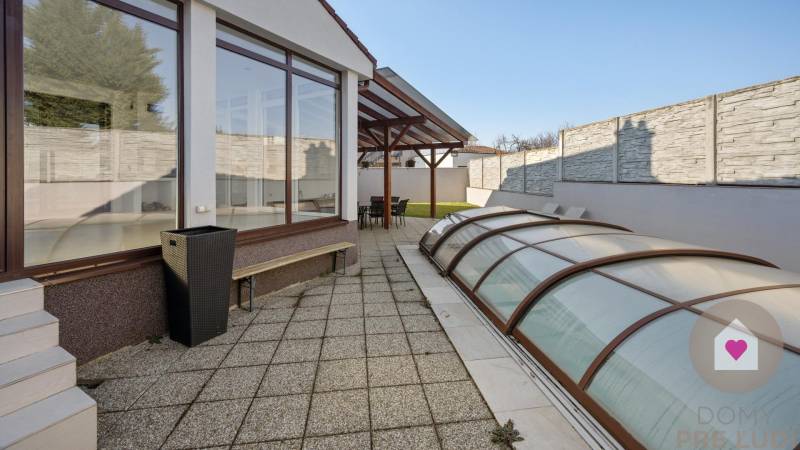 Predaj 5i rod. domu v súkromnej uličke s bazénom a garážou_pozemok 600 m2_ Tymiánová ul._Vrakuňa