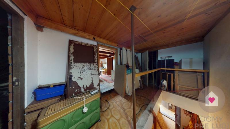 Kremnické bane_rodinný dom na predaj_Ski Krahule_Kremnica_Skalka_horná chodba
