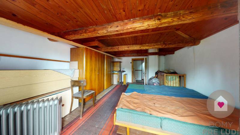 Kremnické bane_rodinný dom na predaj_Ski Krahule_Kremnica_Skalka_horná izba s balkónom