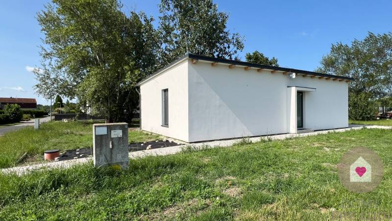 Vojka-nad-Dunajom_predaj 3i rekreačného domu s terasou