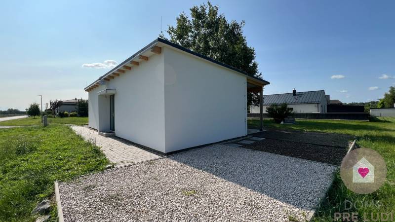 Vojka-nad-Dunajom_predaj 3i rekreačného domu s terasou