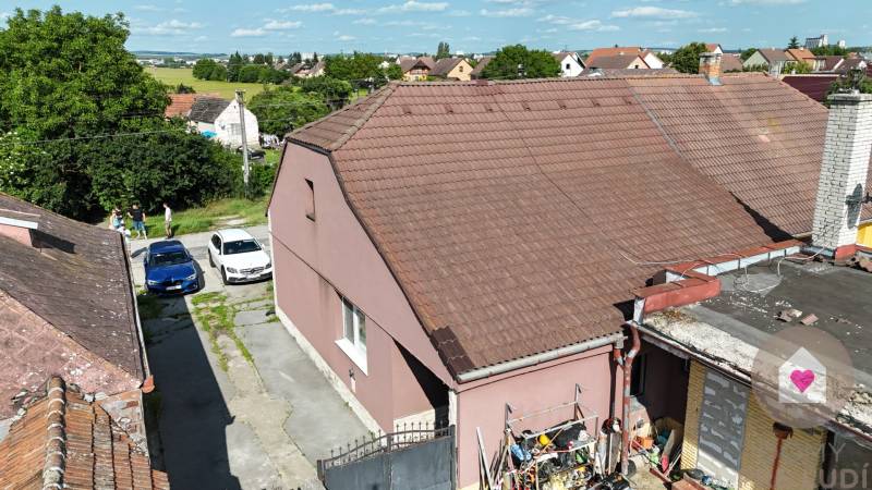 Dva rodinné domy na pozemku, SENICA