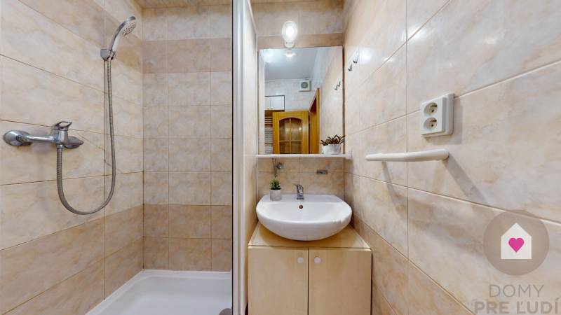 Prenájom veľkého 2i bytu s balkónom_Dlhé diely_Karlova Ves