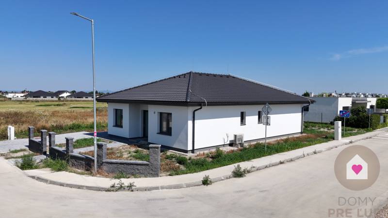 samostatne stojaci rodinny dom Hviezdoslavov