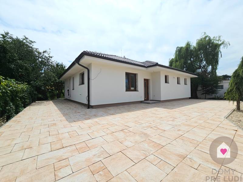 rodinný dom vo Vajnoroch, novostavba, bungalov