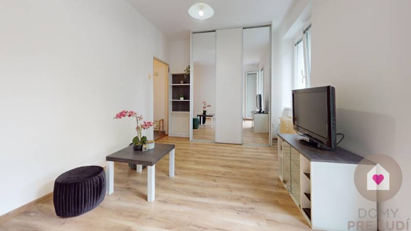 Prenájom prerobenej garsónky s balkónom pri OC Centrál_Dohnányho ul._Ružinov_Bratislava