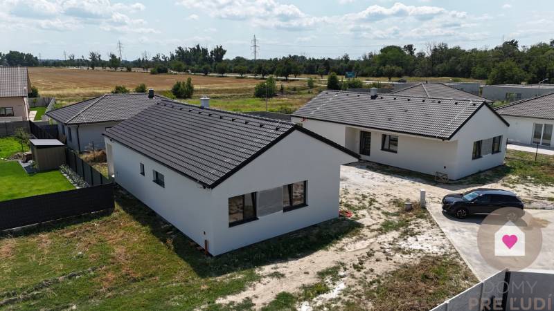 Predaj 4 izbový RD, SENEC, Karasova 