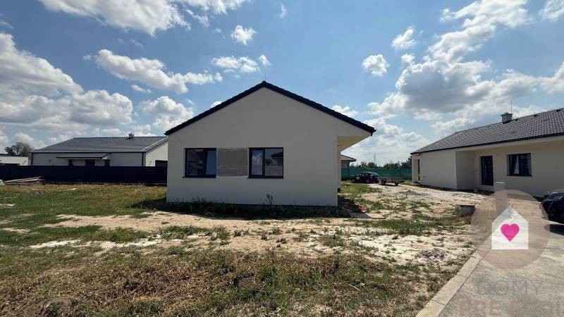 Predaj 4 izbový RD, SENEC, Karasova 