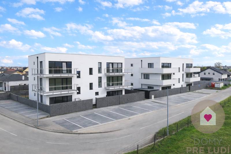 Byvajte v raji_Slovensky Grob_Novostavba na predaj (6).jpg