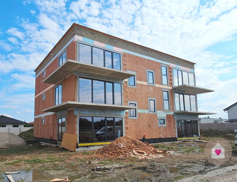 2 izbový byt Slovenský Grob, Malý raj