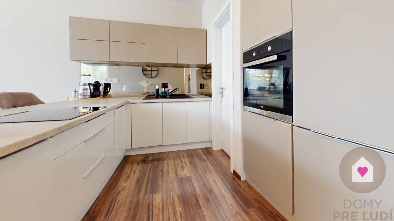 Zariadeny-rodinny-dom-Alzbetin-dvor--Kitchen 1.jpg