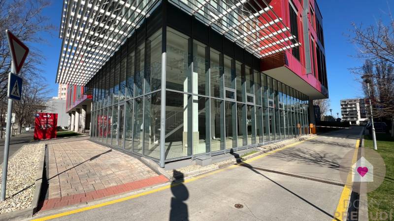 Plynarenska_obchodný priestor na prenájom_exterierový pohľad