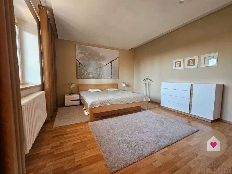 Prenájom 3 izbový byt Staré Mesto
