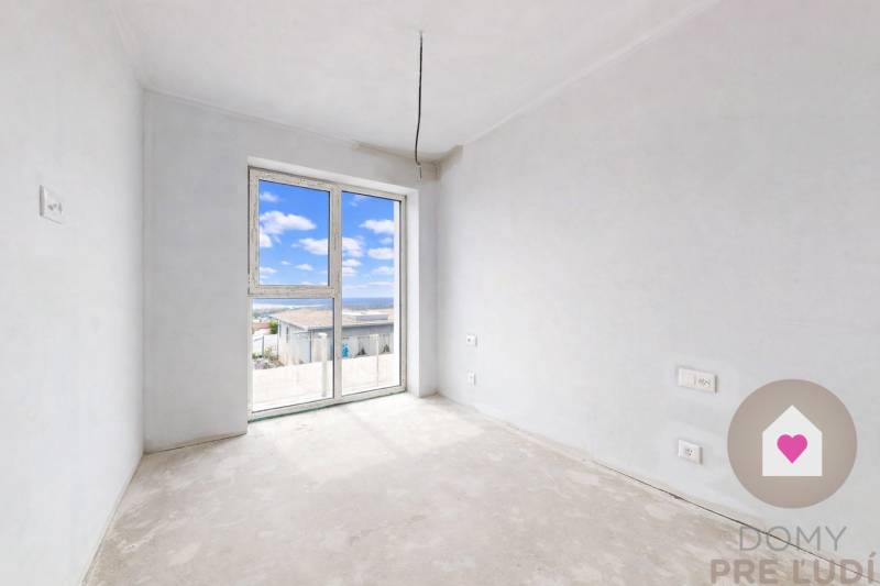 Byvajte v Raji - novostavba v Slovenskom Grobe na predaj  (16).jpg