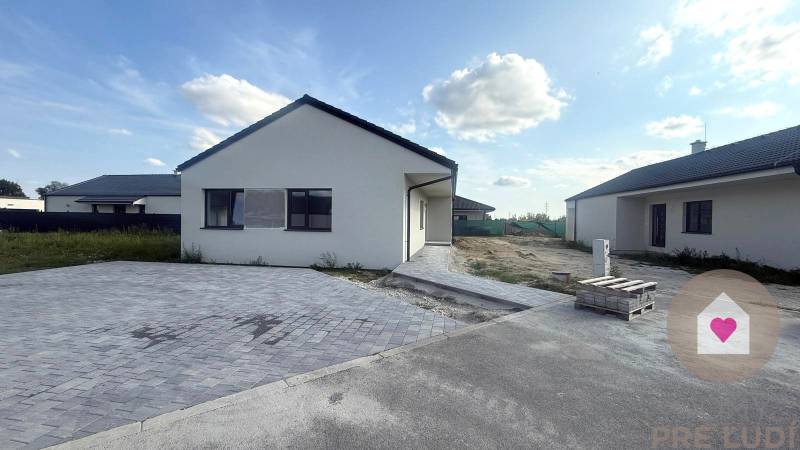 Predaj 4 izbový RD, SENEC, Karasova 