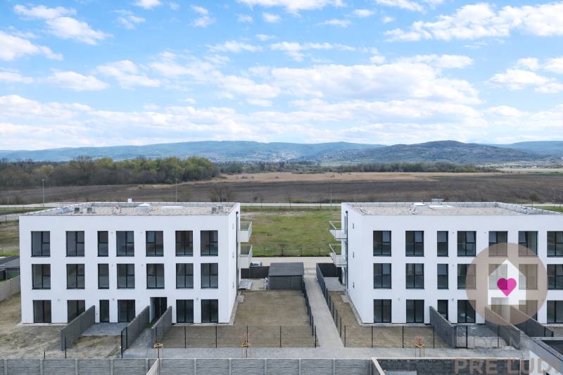 Byvajte v raji_Slovensky Grob_Novostavba na predaj (9).jpg