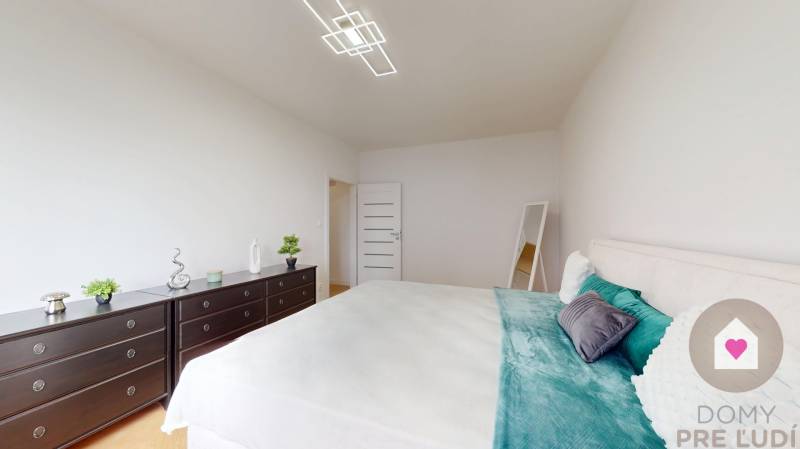 Prenájom kompletne prerobeného 3 izbového bytu pri OC Centrál na rozhraní Starého mesta a Ružinova