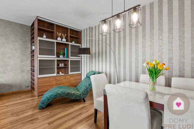 Obývacia izba_byt na prenajom_Tomášikova 23c