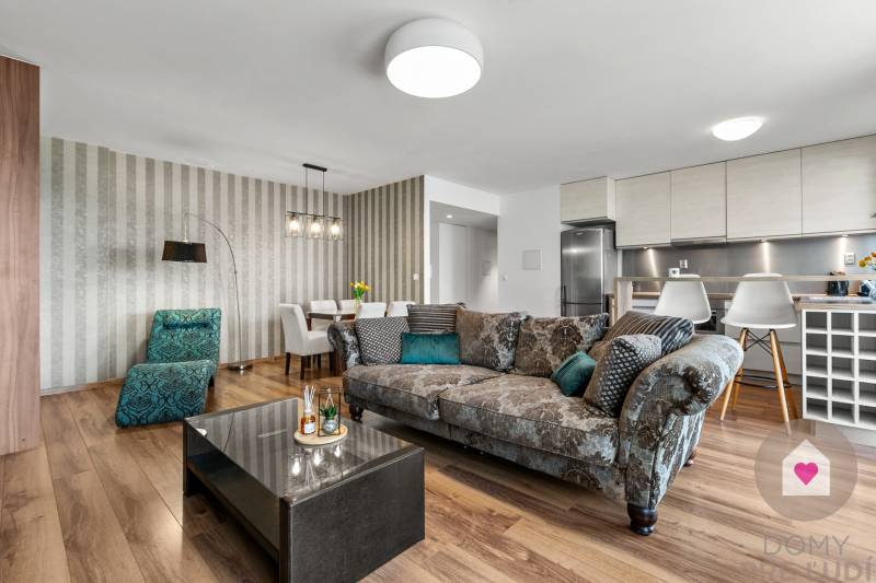 Obývacia izba_byt na prenajom_Tomášikova 23c