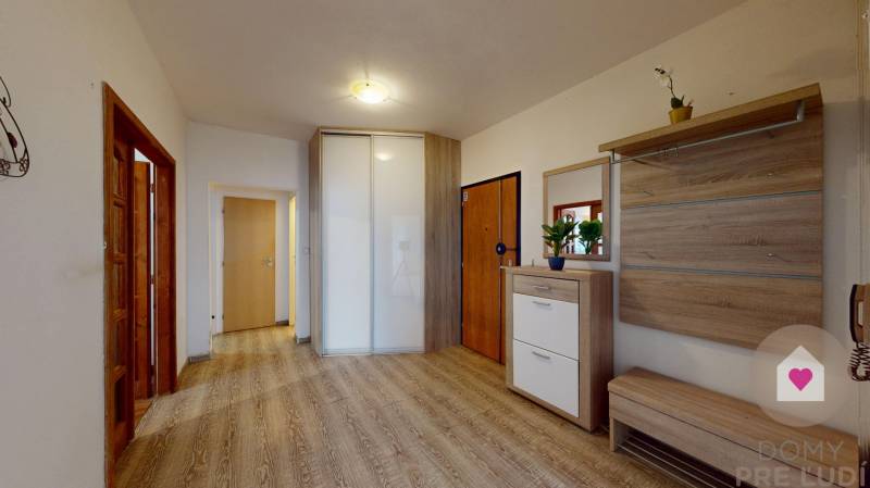 Petrzalka-4-izbovy-byt-na-predaj-Svabinskeho-11122025_193826.jpg