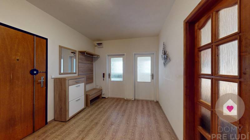 Petrzalka-4-izbovy-byt-na-predaj-Svabinskeho-11122025_195018.jpg