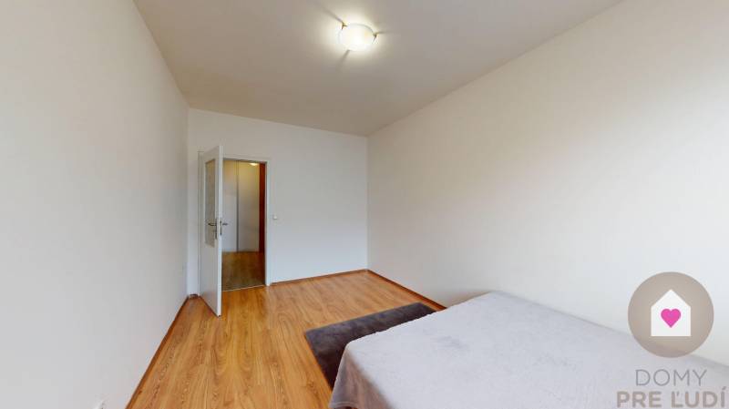 Petrzalka-4-izbovy-byt-na-predaj-Svabinskeho-11122025_193724.jpg