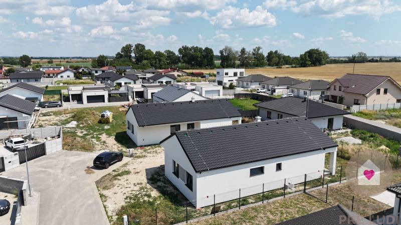 Predaj 4 izbový RD, SENEC, Karasova 