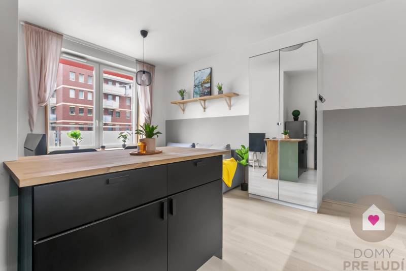 Prenájom_2izbový byt_Novostavba_Lužná ul., Petržalka_Obývačka