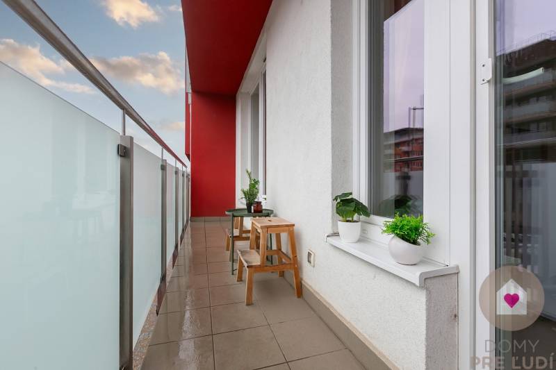 Prenájom_2izbový byt_Novostavba_Lužná ul., Petržalka_Lodžia