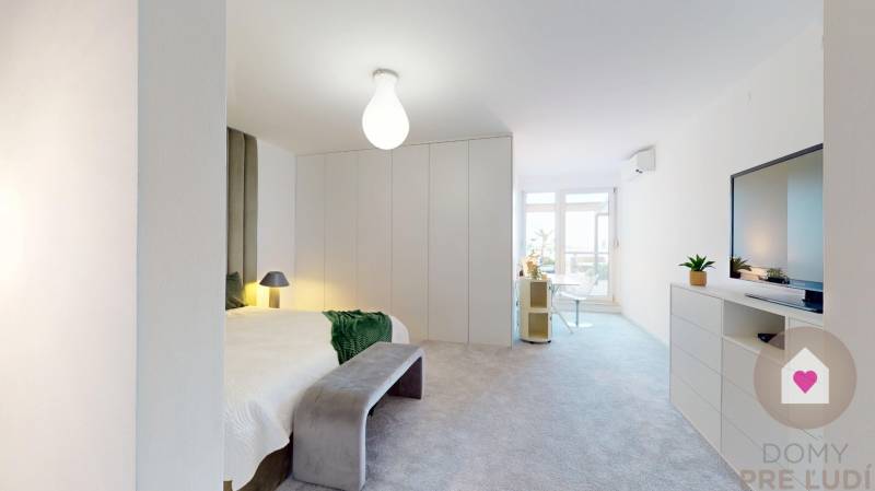 Predaj veľkometrážneho moderného bytu s terasou a parkingom v uzavretom komplexe na Tupého ul. pri Kolibe