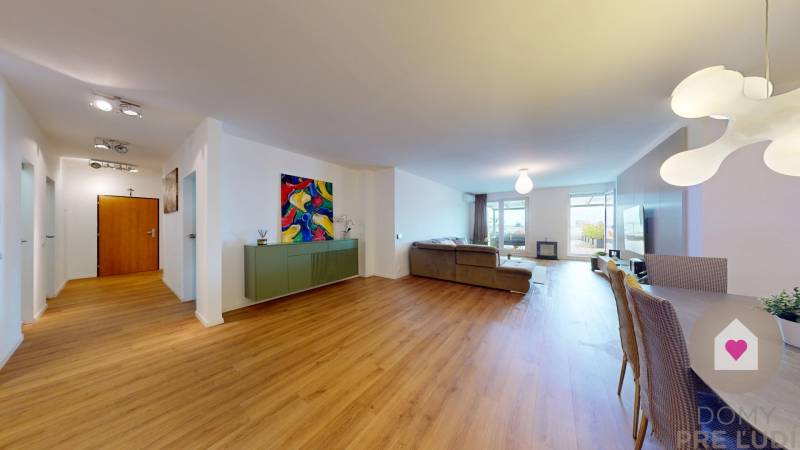 Predaj veľkometrážneho moderného bytu s terasou a parkingom v uzavretom komplexe na Tupého ul. pri Kolibe