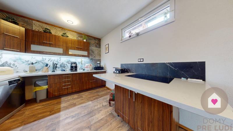 Most pri Bratislave_rodinný dom na predaj_kuchyňa