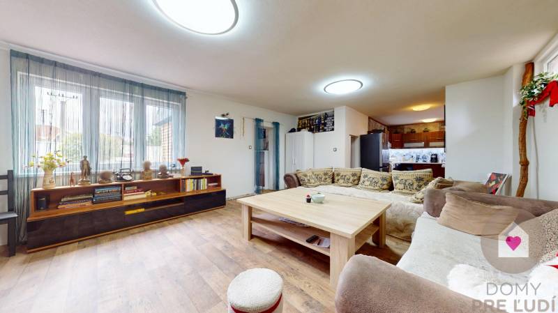 Most pri Bratislave_rodinný dom na predaj_obývacia izba