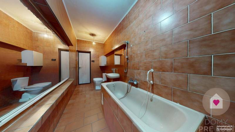 Most pri Bratislave_rodinný dom na predaj_kúpeľňa