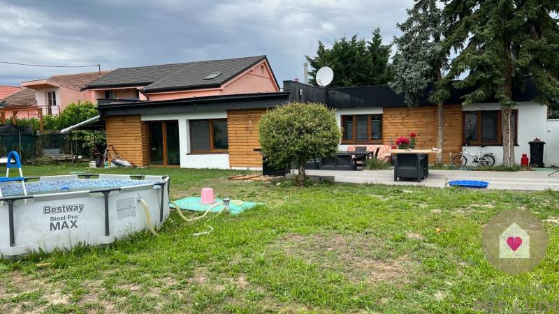 Most pri Bratislave_rodinný dom na predaj_exterier