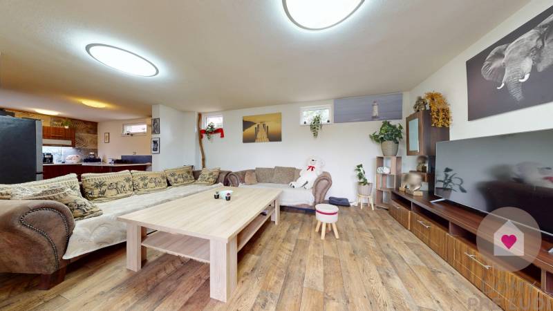 Most pri Bratislave_rodinný dom na predaj_obývacia izba