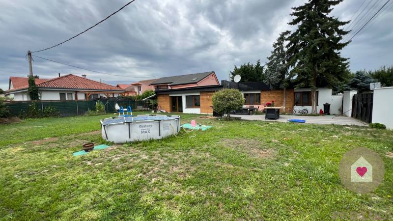 Most pri Bratislave_rodinný dom na predaj_exterier