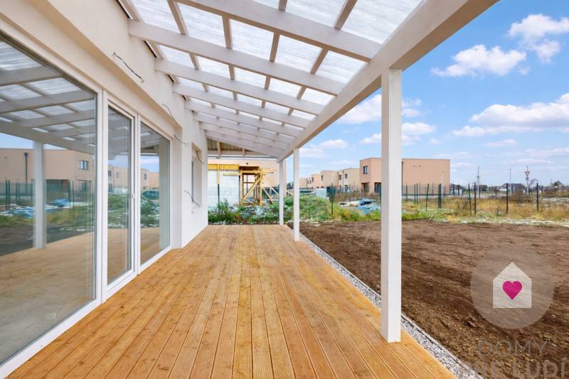 Novy svet - novostavba rodinného domu pri senci na predaj