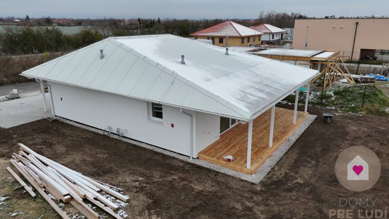 Novy svet - novostavba rodinného domu pri senci na predaj (30).JPG