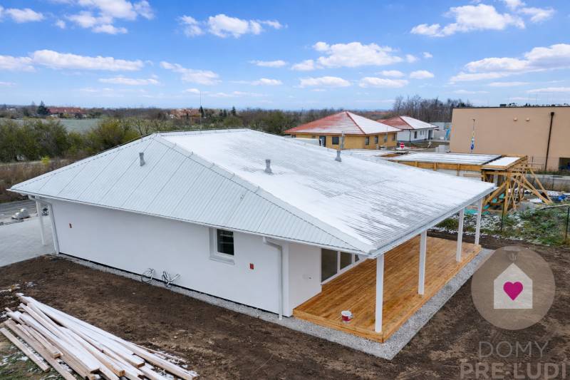 Novy svet - novostavba rodinného domu pri senci na predaj