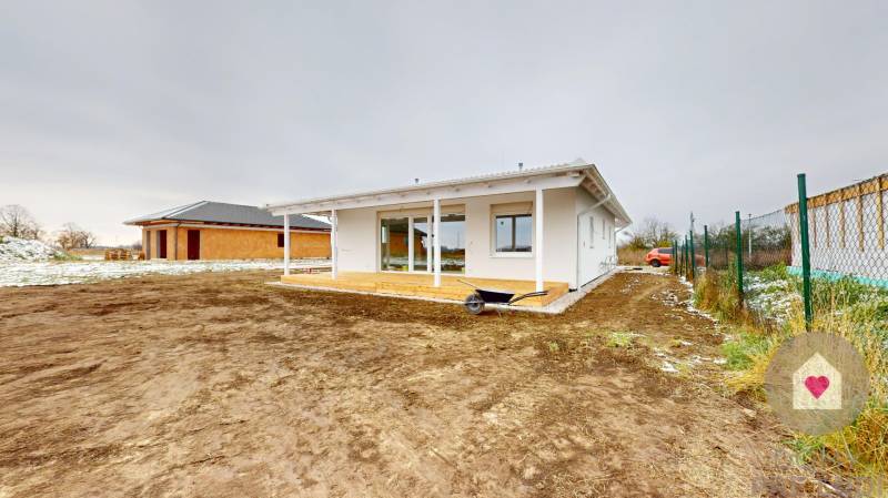 Novy svet - novostavba rodinného domu pri senci na predaj (20).jpg