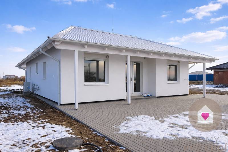 Novy svet - novostavba rodinného domu pri senci na predaj